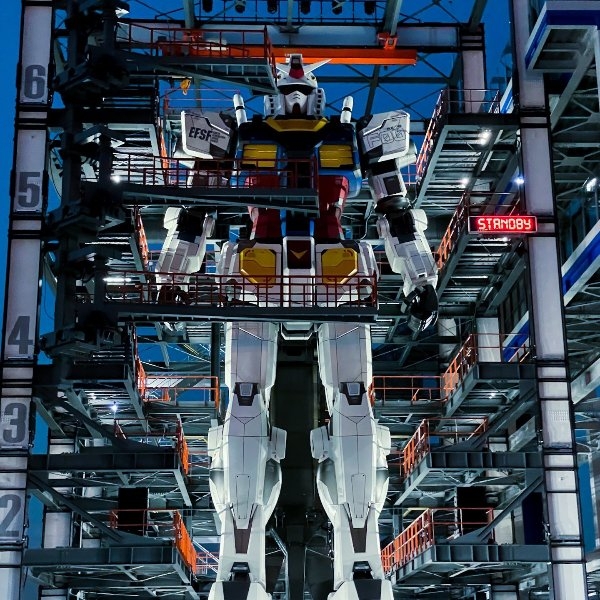 霸氣到不行！橫濱 18 公尺高「會走路的鋼彈」展示全身 34 可動細節，本月正式開幕！