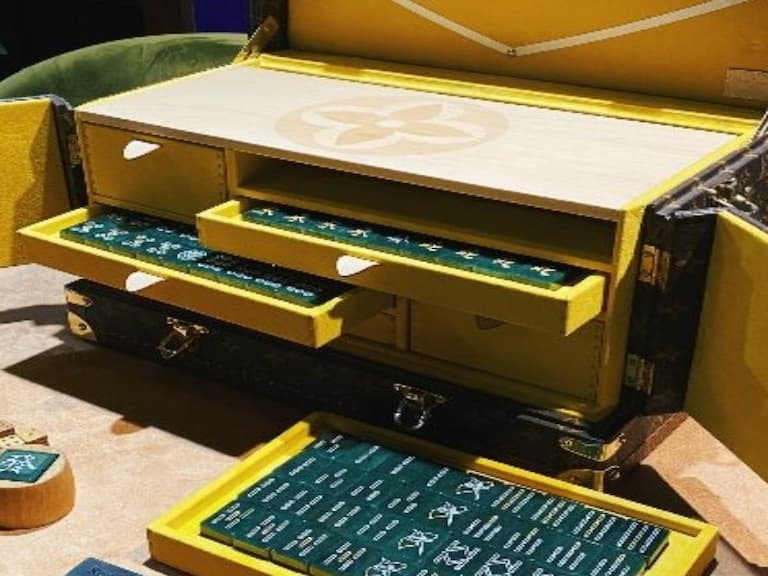 拿出來超威風！LV、Prada⋯盤點 4 大精品品牌「奢華麻將組」，網友：誰捨得玩啊！