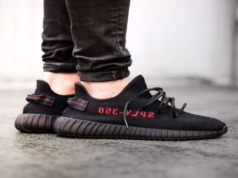 肯爺是大實現家？！當年的夢幻鞋王如今他來實現！原價入手 YEEZY BOOST 350 V2 “BRED” 近在眼前？