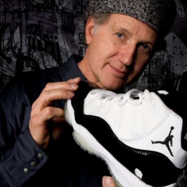不認識他敢自稱鞋頭？傳奇球鞋設計師 Tinker Hatfield 用 Nike Air Mag、AJ11⋯創造出「球鞋新紀元」！