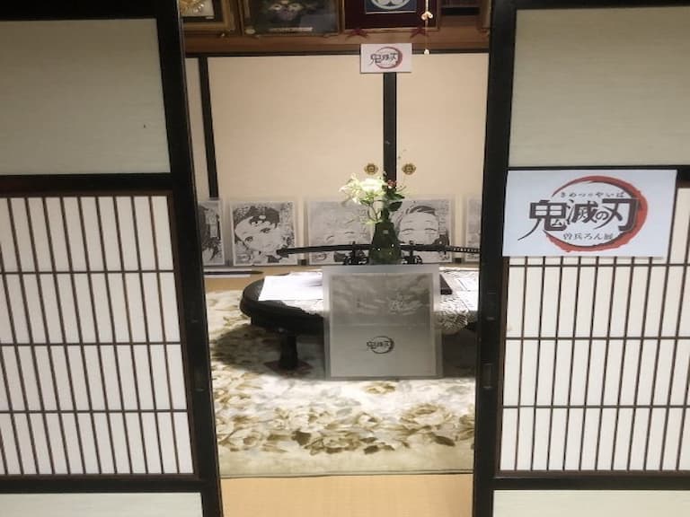 魅力橫掃各年齡層!網友曝光 46 歲公務員老爸著迷《鬼滅之刃》,把家裡改成「鬼滅展」!