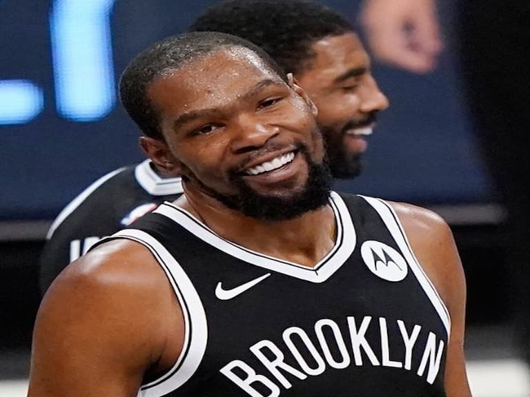 死神回來到!Kevin Durant 相隔 553 天首度亮相,一開賽就用雙手暴扣宣示強勢回歸