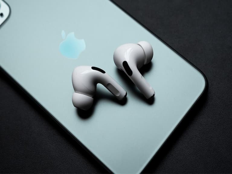 抱歉了錢錢！繼 Air Pods Max 之後，Apple 將再推平價版 AirPods Pro Lite，果粉表示：都買啦~哪次不買