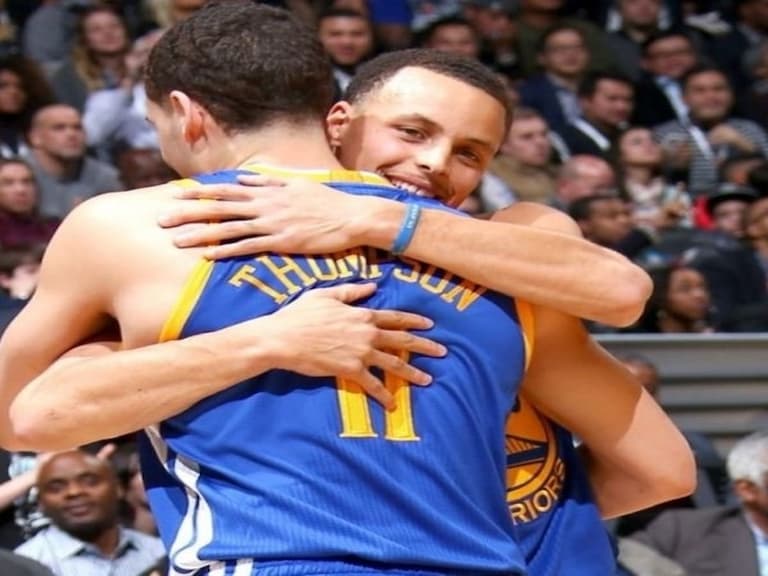 浪花兄弟日常？傳 Curry 每天都會發大量暖心簡訊給對方，不過 Klay 幾乎都沒回覆