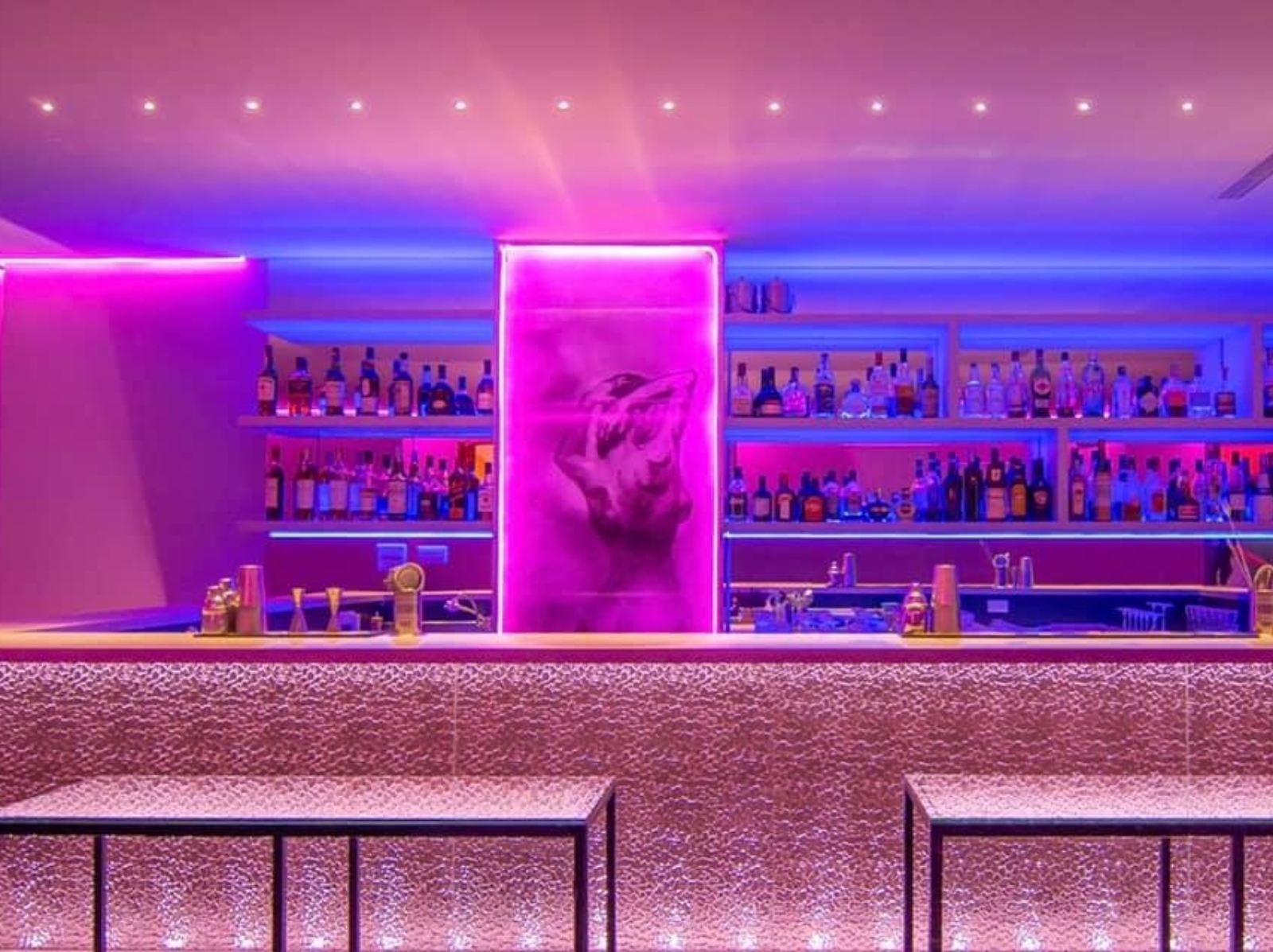 2022 西門町酒吧／推薦 5 家潮人必訪的酷酒吧，中國風水煙館、DJ 表演讓你越喝越 chill～