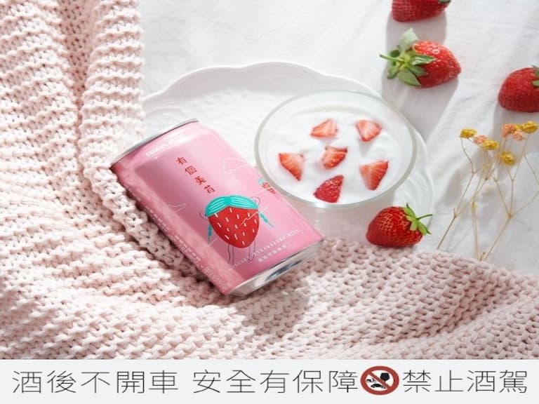連裡面都是粉紅色!冬季超商必喝的 7 款戀愛系「草莓妹酒」推薦,讓單身狗也秒陷愛情~