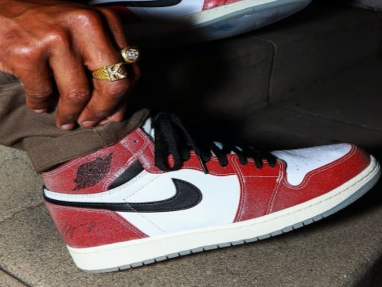 哪次不買？Travis Scott 聯名、經典芝加哥⋯5 款 2021 年 Air Jordan 1 潮鞋推薦，各位準備吃土吧！