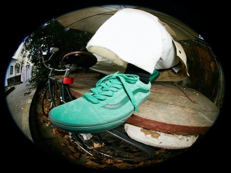 屬牛請注意! 要安太歲先等等，穿上這雙 VANS x THEY ARE ，用極致亮色抵光明燈！