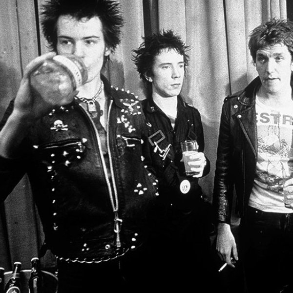 《NANA》主角原型！《猜火車》金獎導演將開拍傳奇龐克樂團「Sex Pistols 」傳記影集 ！