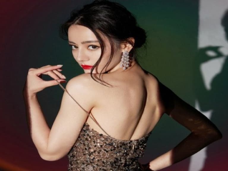 這麼貪吃還能瘦?迪麗熱巴靠 3 招瘦身秘訣,一天多餐也能養出濾鏡美腿+勻稱身材!