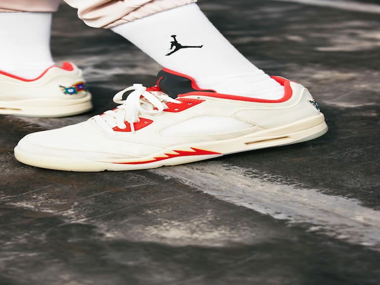 2021 入春推薦 Yeezy、Jordan 等 10 雙必買爆款白鞋，BAPE 聯名款竟然不用 5000 元？！