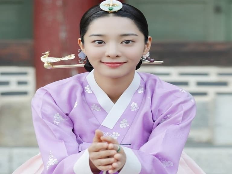 又一個女二美炸天!《哲仁王后》薛仁雅憑 3 個妝容技巧輕鬆化身「清甜女神」!