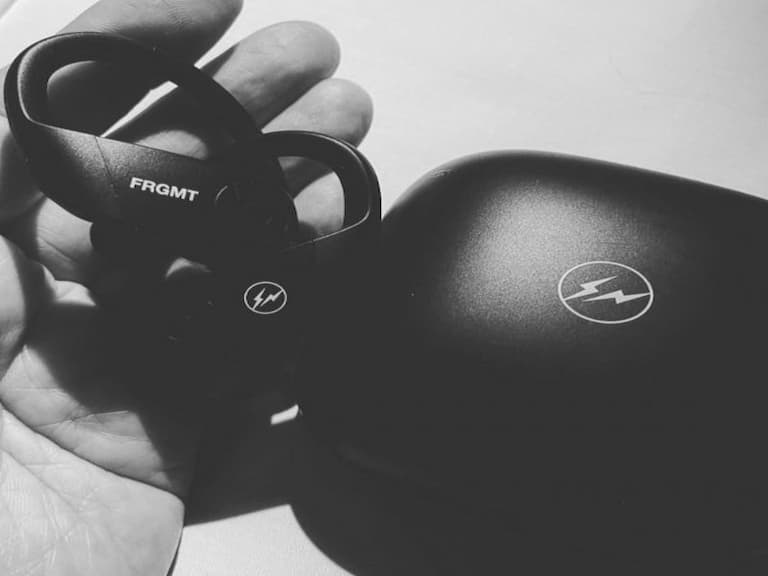 藤原大叔又放毒！Fragment Design 與 Beats 聯名推出「黑魂耳機」，那個閃電太銷魂～