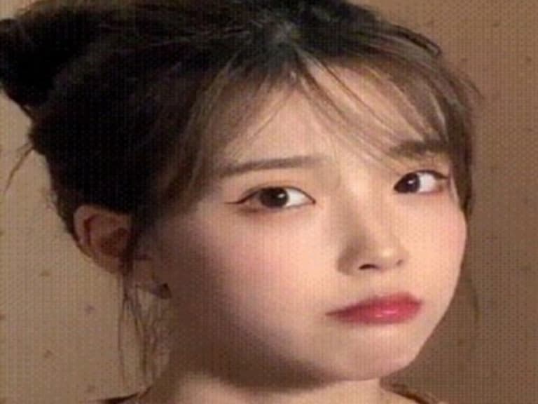 偷套變臉濾鏡？山寨 IU 本人眼睛小兩倍！乖乖學這 3 招「IU 妝容重點」卡實在！