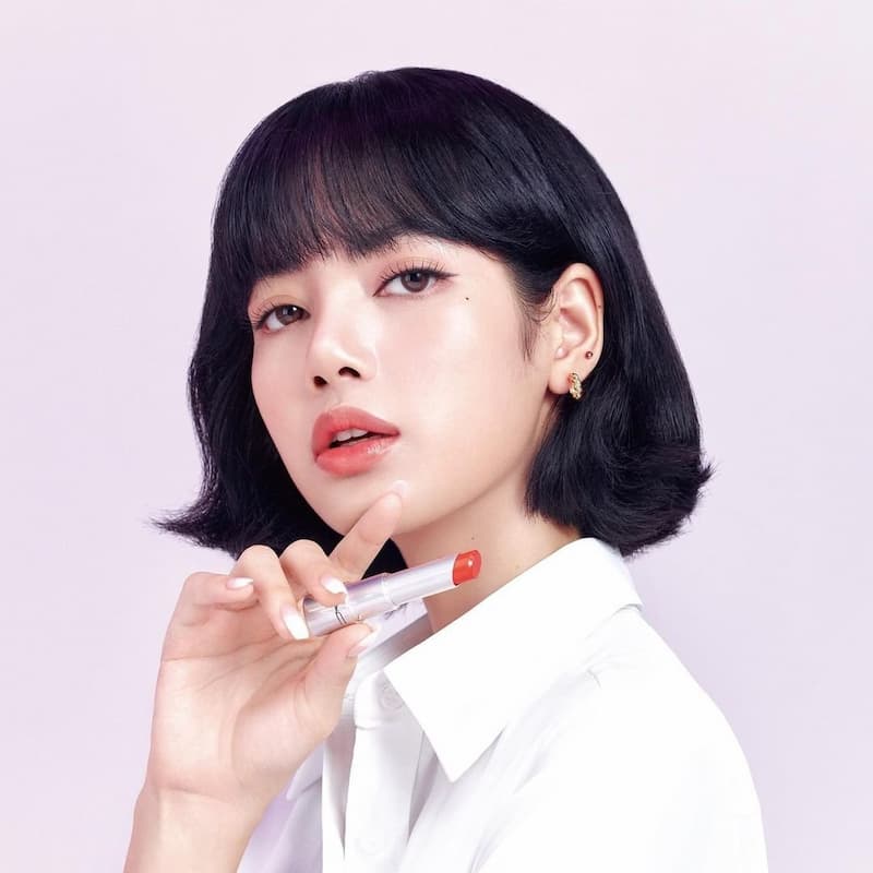 整張臉都能賺錢!BLACKPINK 成員美妝代言「功效」大 PK,誰的商品最欠買單? JUKSY 街星