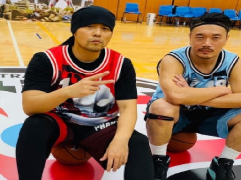 鞋比人兇!周杰倫上腳未發售的「聯名神鞋」打球,Off-White、Air Jordan 等潮鞋根本就是小角色!