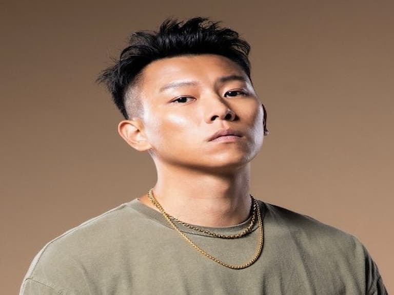 饒舌圈都市傳說:瘦子每天穿的那件「軍綠色素 Tee」到底有沒有換過?本人親自解答!