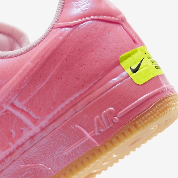 細節滿到炸裂！Nike 這雙「粉紅泡綿」Air Force 1 熱度會超越 Stussy 聯名嗎？