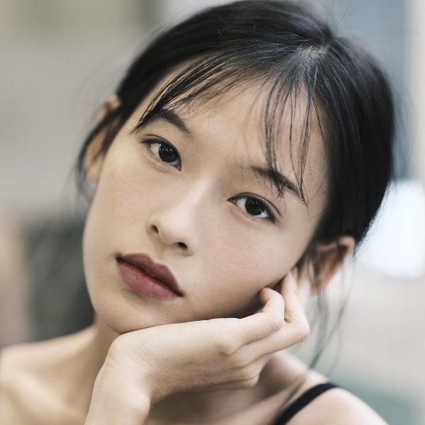 盛世美顏！越南爆紅模特 Minh Ha「清冷顏」3 個妝容細節，一篇告訴你！