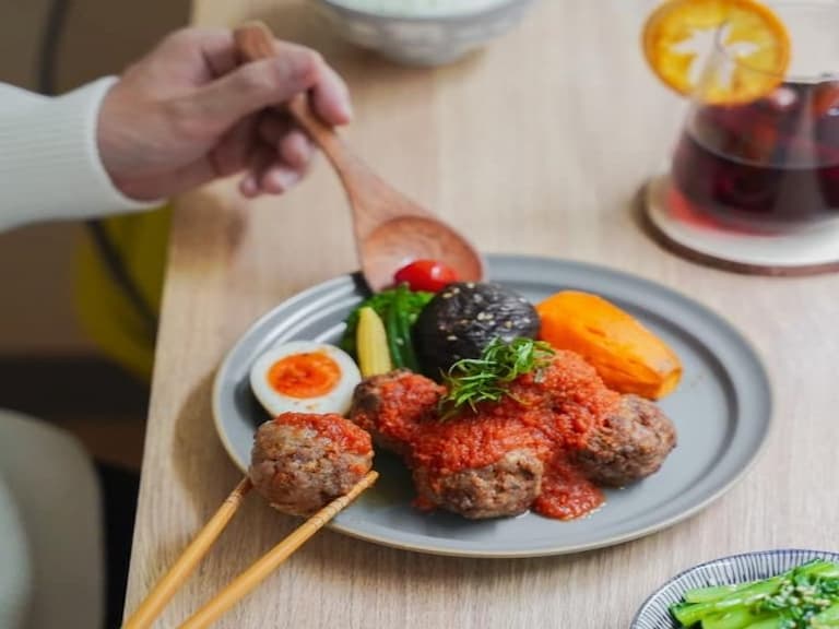 減肥也能吃！台北 3 家清爽又好吃的定食推薦，想要外帶健康餐盒也 OK！