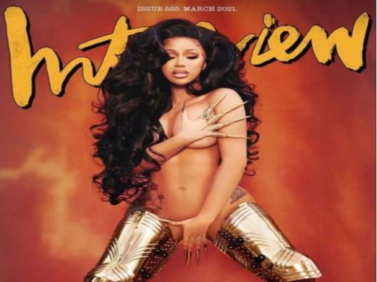 饒舌圈「神力女超人」！Cardi B 火辣上空登雜誌封面，只靠兩手遮住重要部位！