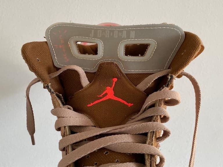 小崔又鬧事！Travis Scott x AJ 6 聯名潮鞋即將登場，這雙跟「閃電倒勾 AJ 1」 你選誰？
