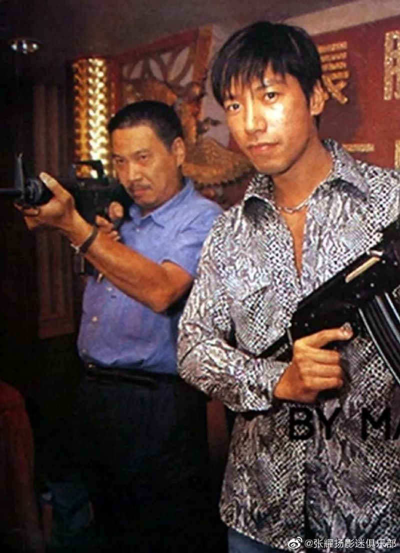 烏鴉哥依然霸氣!《古惑仔》張耀揚近況曝光,58 歲肌肉壯到把襯衫撐爆! JUKSY 街星