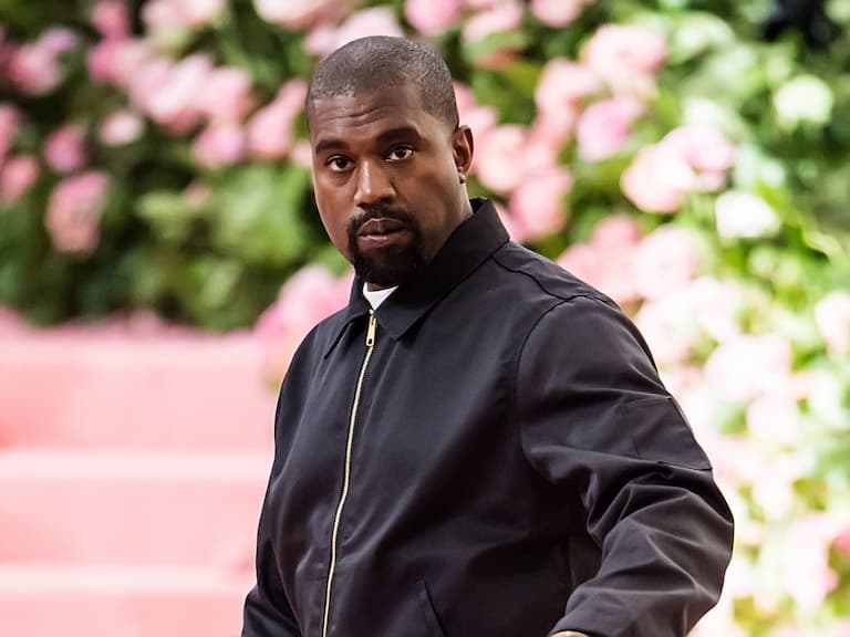 就是狂!肯伊威斯特成為「美國史上最富裕的黑人」,Yeezy 椰子鞋實在賺很大!