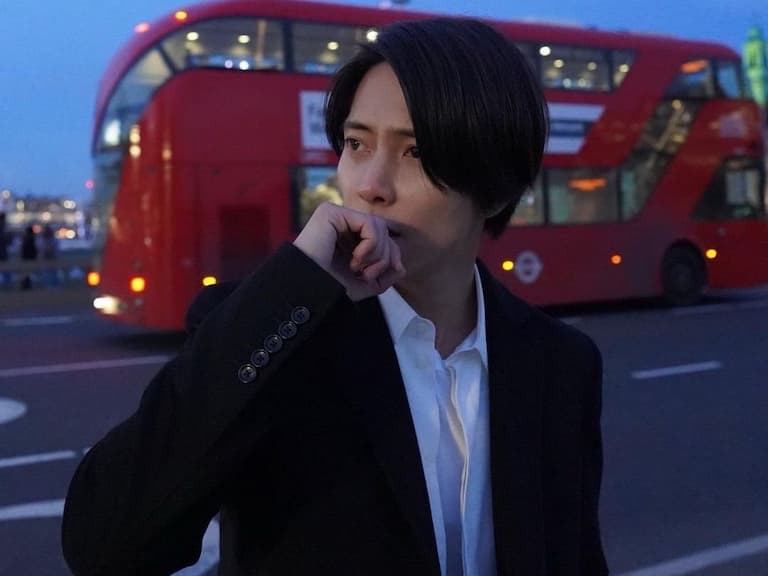 「日劇男神」山下智久的春天穿搭超簡單,忽冷忽熱的天氣就用「這 3 款外套」來搞定!