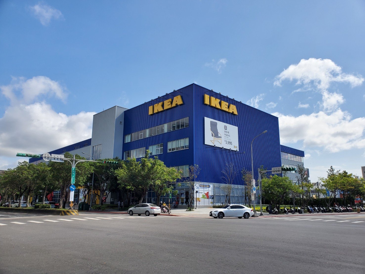 IKEA 內湖店開幕 4 大亮點＆交通方式解析！鯊魚主題餐廳欠打卡、限量 Logo T 恤不搶不行！