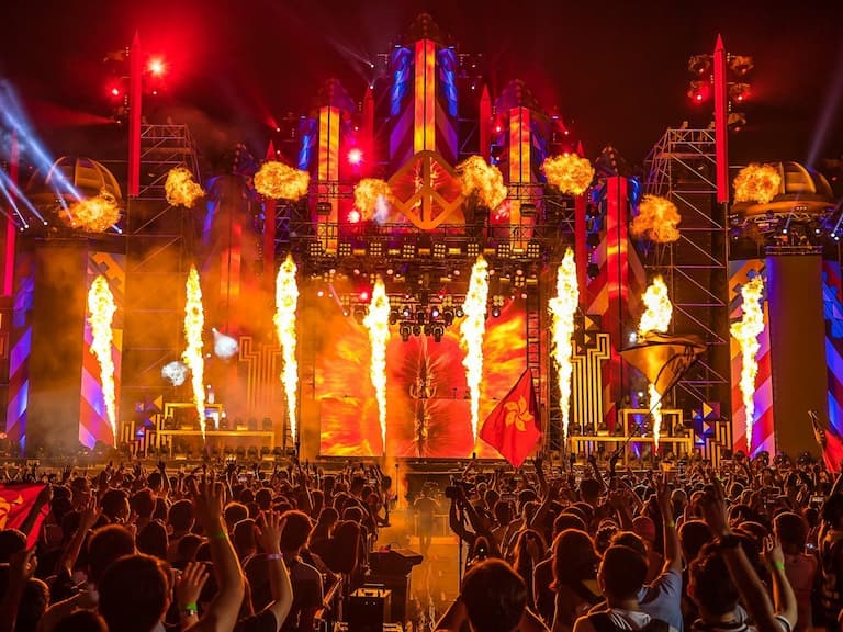原來是這首歌！常在 EDM 大趴聽到卻不見得知道名字，瞭解以下經典讓你從迷弟迷妹變行家！