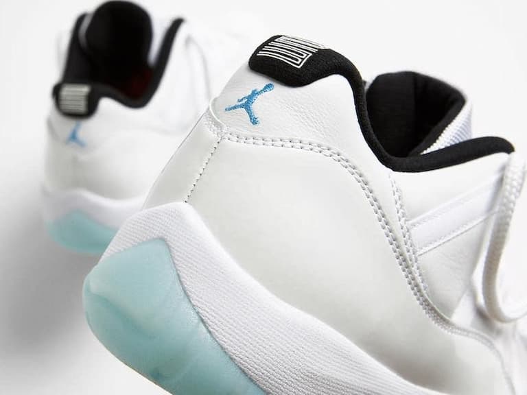 2021 必買 adidas、New Balance 等 3 雙「低筒球鞋」推薦,無論短褲、長褲都超百搭~