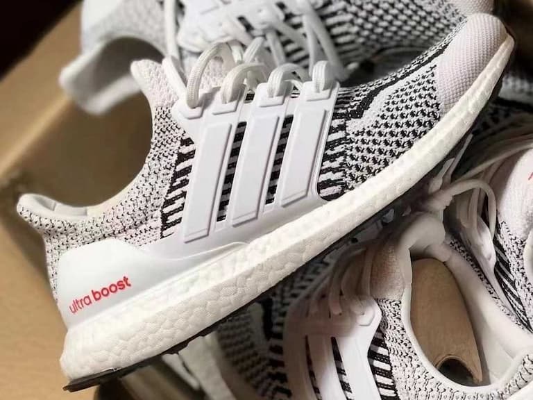 最強跑鞋 Yeezy 夢幻「斑馬」配色高清流出!鞋頭們必買的 adidas Ultrboost 勸敗新款登場!
