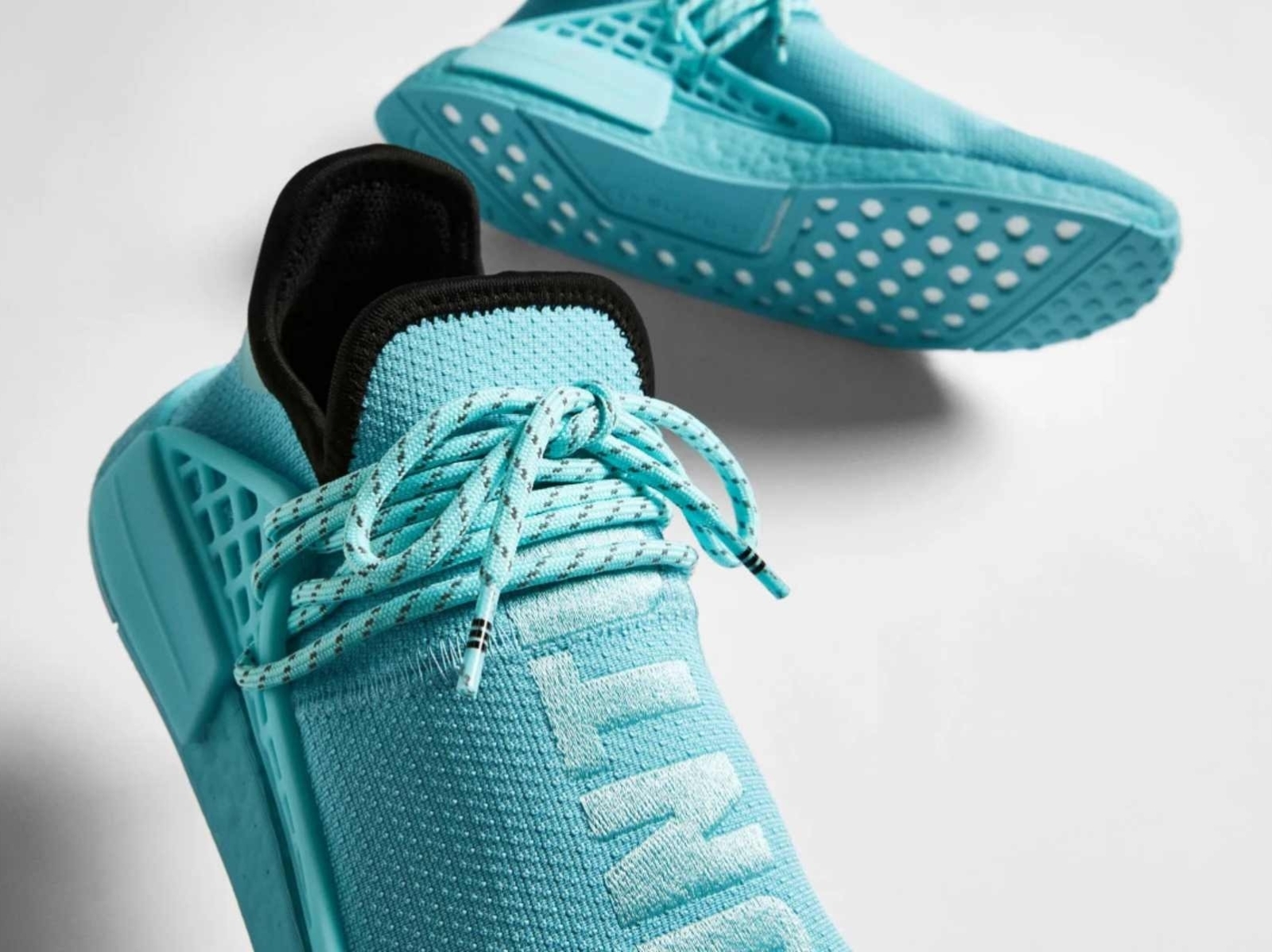 Pharrell x adidas NMD Hu 全新「海水藍」上市，除了 Yeezy 之外你也該嘗試這一雙！
