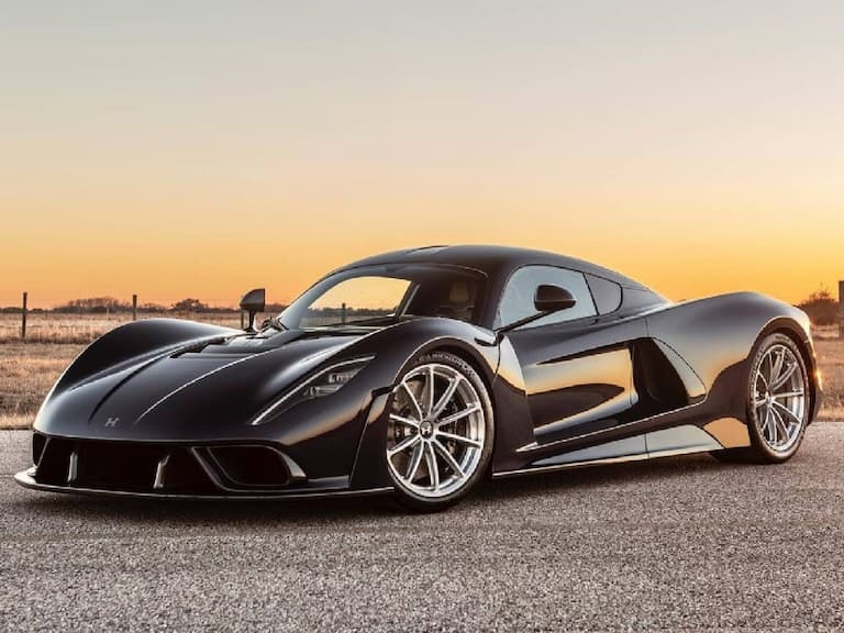 美國改裝車廠 Hennessey 打造售價 6000 萬的 Venom F5 「猛毒超跑」，極速飆破 500 公里將正式現身