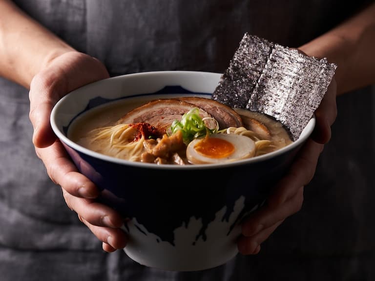 防疫期間在家下麵吃！賈以食日推出「博多拉麵豚骨風味」，料理新手也能煮出職人級的美味！