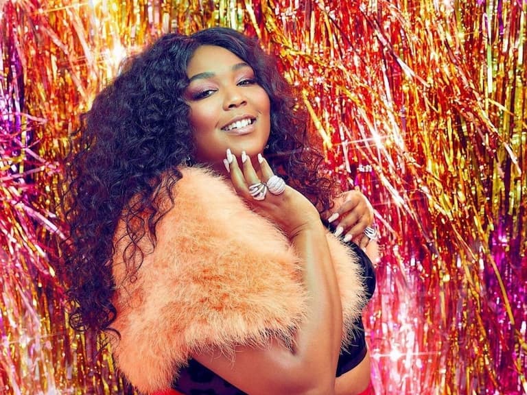 從饒舌歌手 Lizzo 的 8 個熱議事件,看看這位自信女神怎麼做到正能量爆棚!