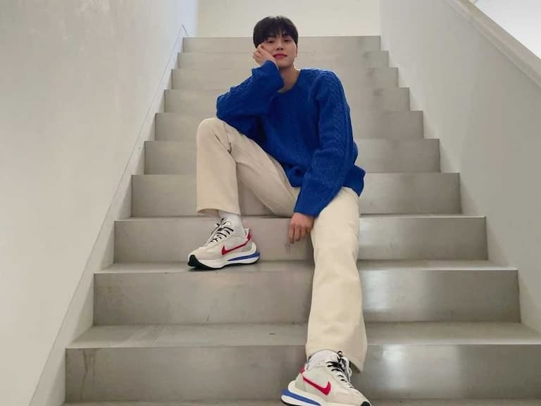 NETFLIX 韓劇《如蝶翩翩》宋江穿 Sacai x Nike、KAWS 公益 Tee！原來是一位潮流老司機！