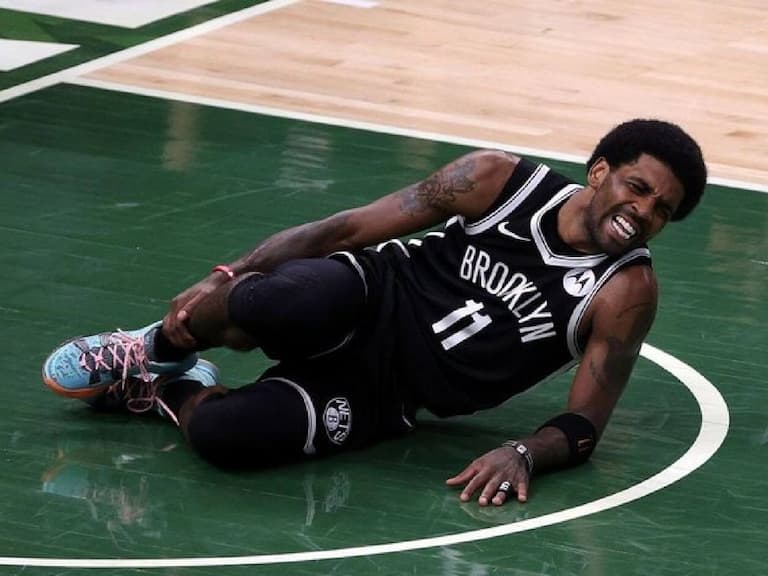 NBA／宇宙網完了！Kyrie Irving 因「扭傷腳踝」直接缺戰，字母哥的動作備受質疑...