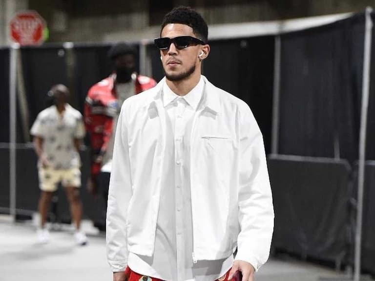 百搭 Converse 這樣穿更帥!太陽少主 Devin Booker 用 3 套穿搭告訴你誰才是「NBA 最會穿」!