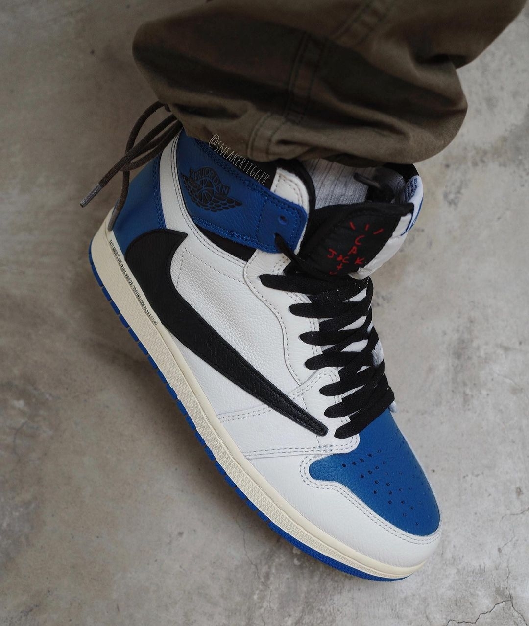 Travis Scott x Fragment Design x Air Jordan 1