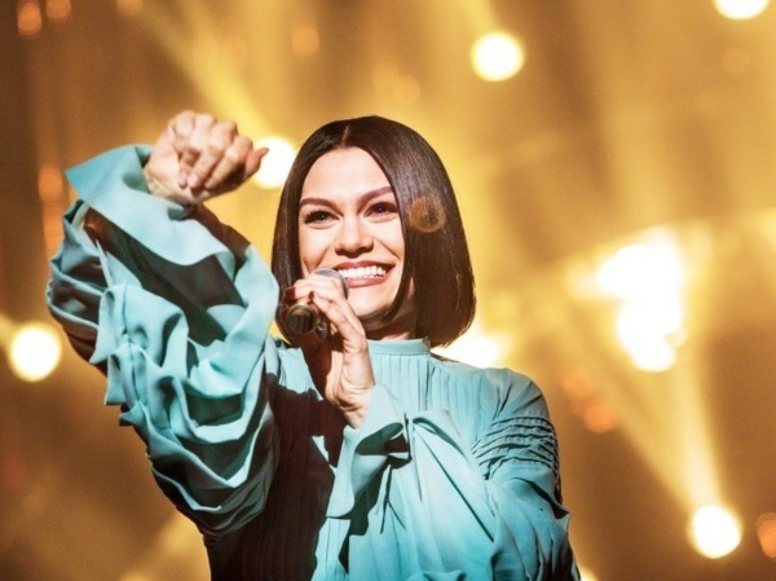 曾稱霸《歌手 2018》！Jessie J 聽力受損確診「梅尼爾氏症」影響歌手生涯！