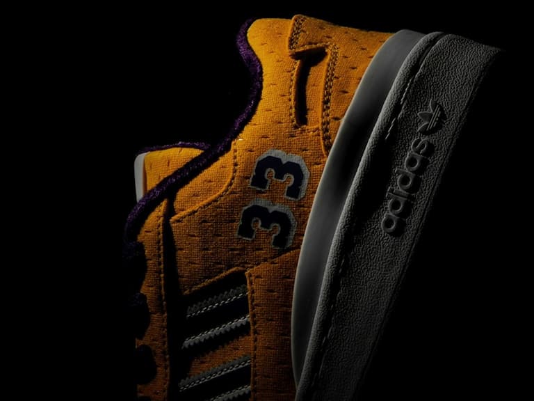 adidas 推出 NBA 傳奇球星「天勾」賈霸聯名籃球鞋,全球限量僅 33 雙!