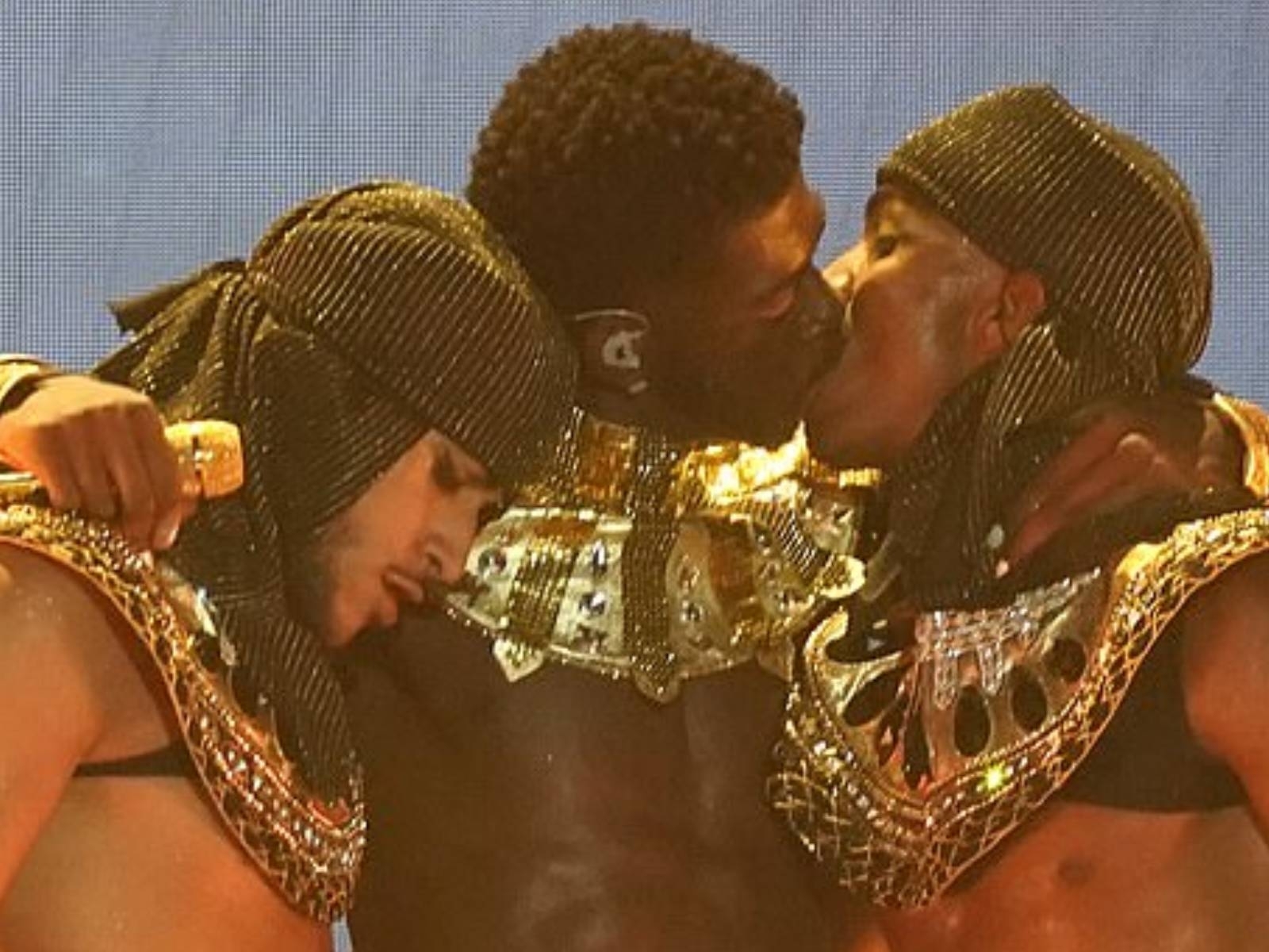 饒舌歌手 Lil Nas X 表演中直接「男男喇舌」，同性戀身份卻遭到網友狂批：不尊重非洲祖先