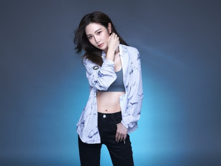 女神曾莞婷夏天必備瞬涼登峰衣「MAJOR MADE 」,舒適涼感、穿搭性感!
