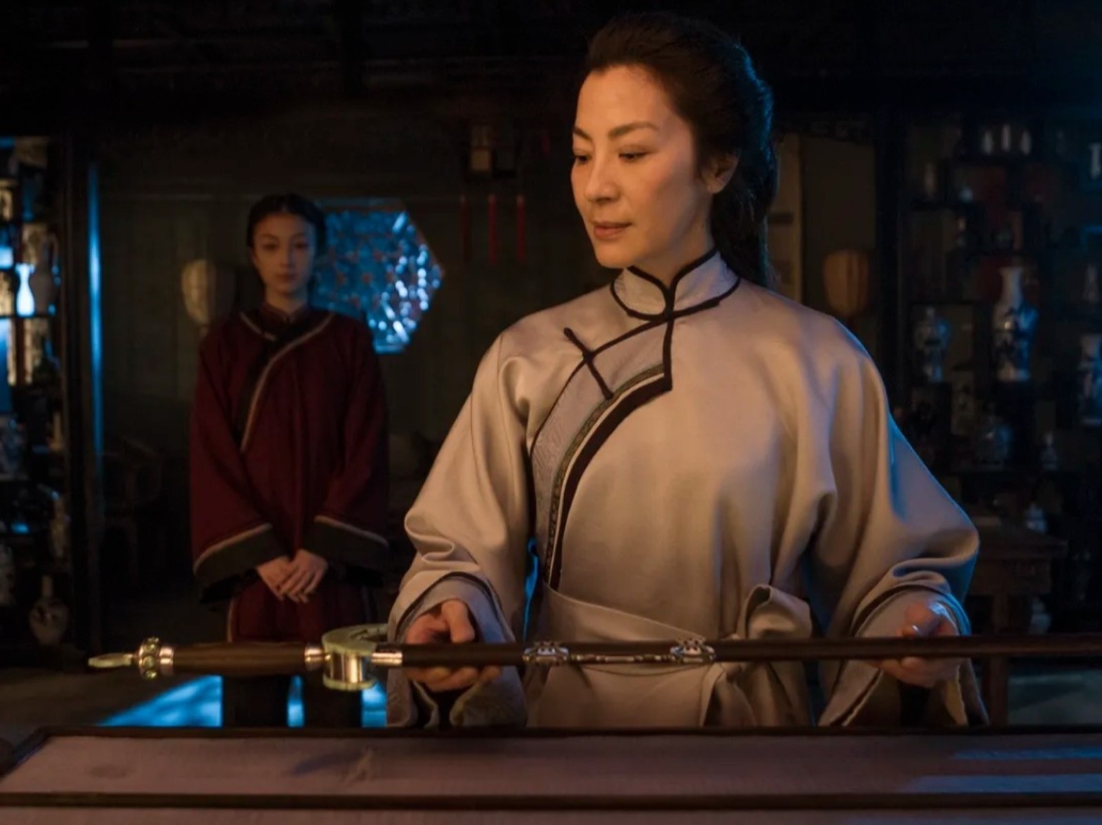 俞秀蓮再戰十年！楊紫瓊加盟 Netflix《獵魔士》影集宇宙，飾演世界第一強大劍士！