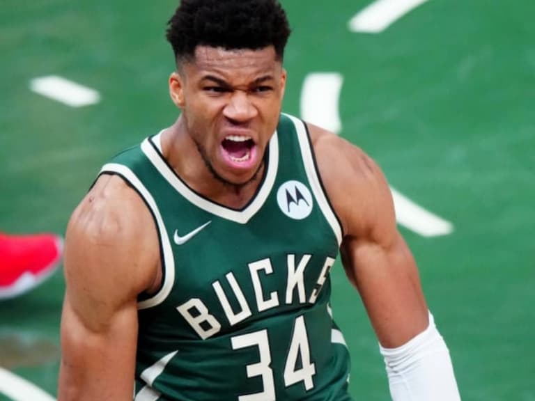 NBA／沒有被橫掃！「字母哥」41+13+6 戰勝太陽比肩詹皇，網友：現在誰是蝙蝠俠，誰是羅賓？