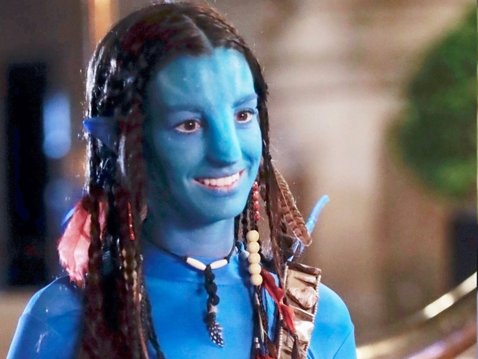 安海瑟薇拍攝《新創玩家》化身《阿凡達》納美人，好萊塢女神「全身塗藍」超犧牲！