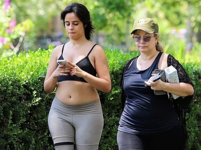 新版《灰姑娘》24 歲卡蜜拉跑步瘦身,無畏網友酸言大方秀出腹部曲線!