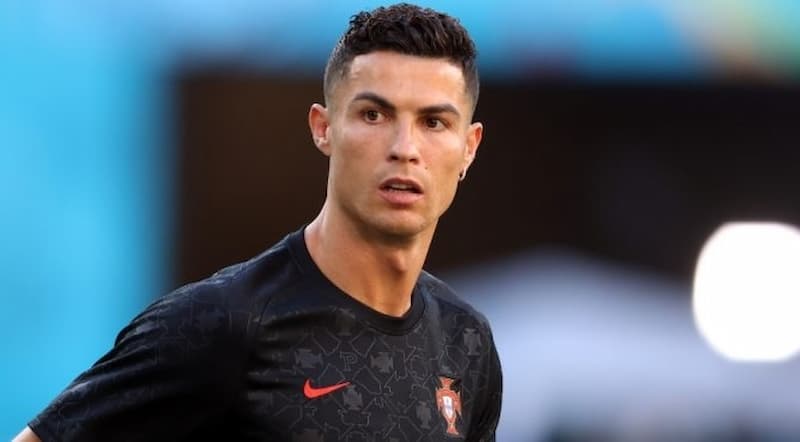 葡萄牙足球巨星 C 羅（Cristiano Ronaldo）
